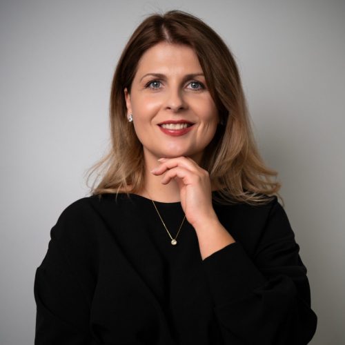 Laura Navienė
